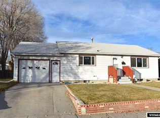 1034 E Jackson Ave, Riverton, WY 82501