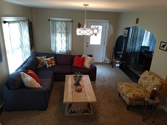 4th image of 716 E Lake Ave