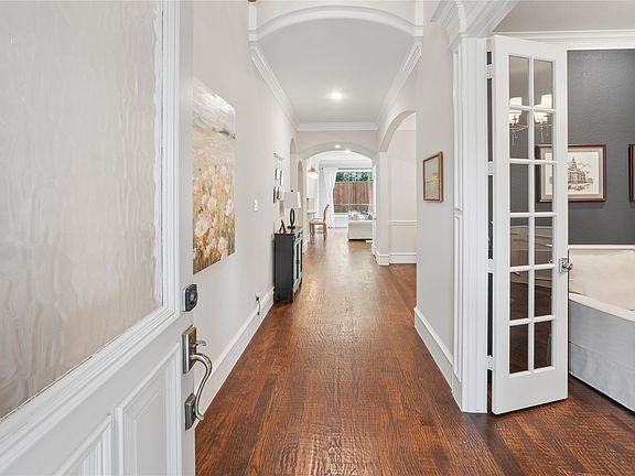3rd image of 6112 Penrose Ave