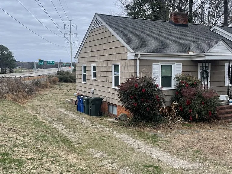 901B Marilyn Dr — Photo 2