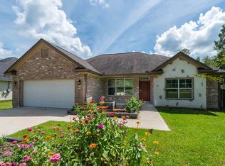 102 Easy St, Kountze, TX 77625