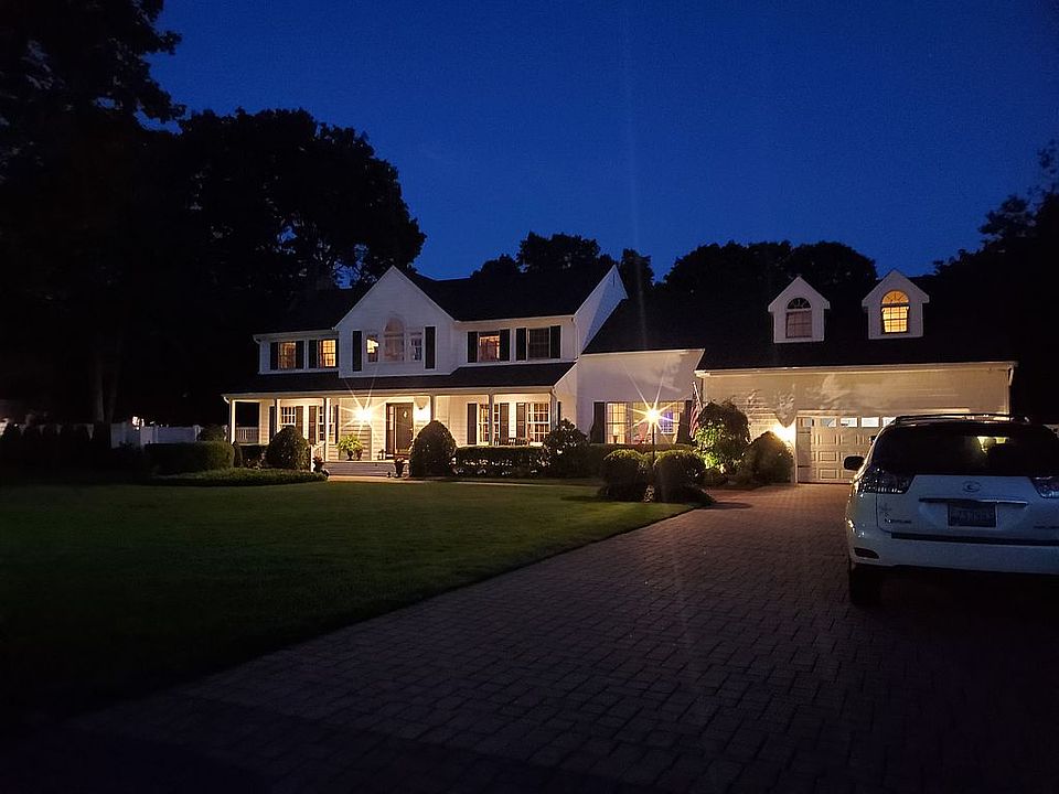 1st image of 4 Danielle Dr