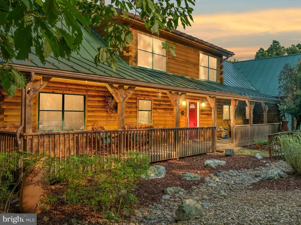 945 Bear Garden Trl, Capon Bridge, WV 26711