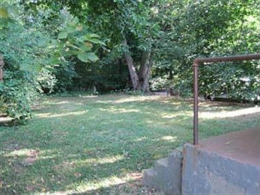 4th image of 127 Paris Ave