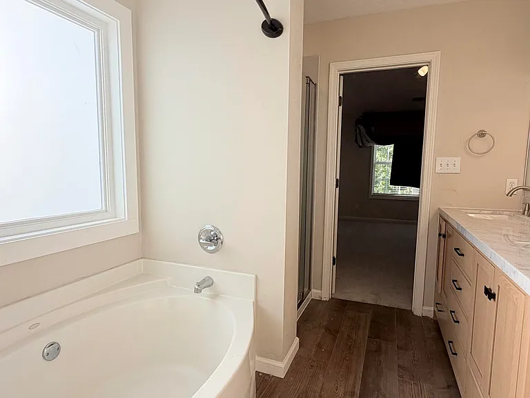 520 Skyview Ln — Photo 8