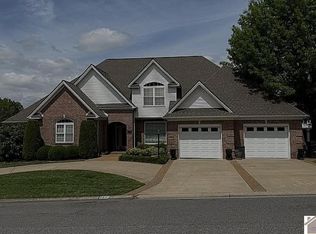 135 High Pointe Dr, Paducah, KY 42003