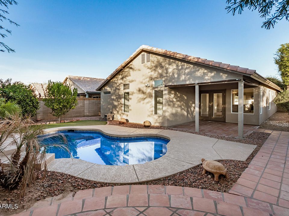 1st image of 15660 N 137TH Avenue