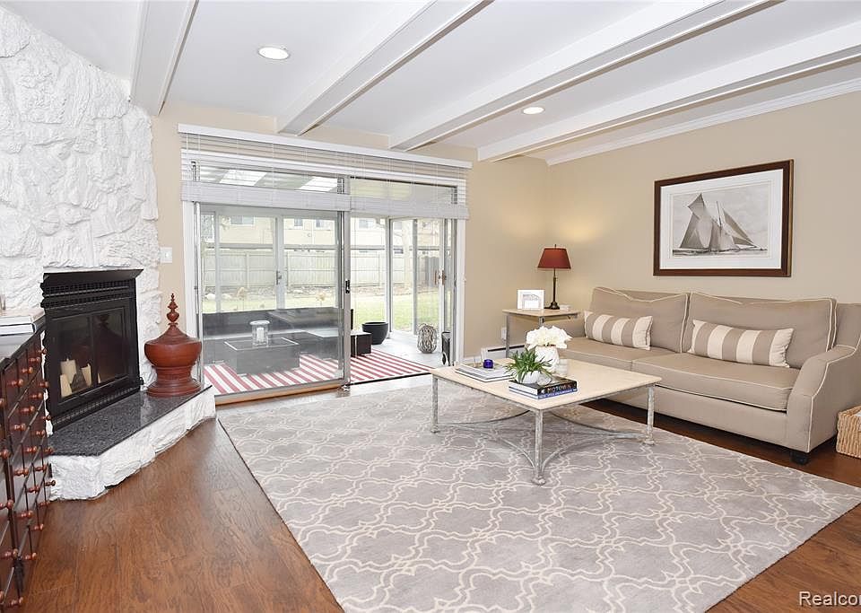 2698 Yorkshire Rd, photo 3