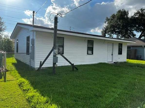 9 Tulip Dr, Gretna, LA 70053