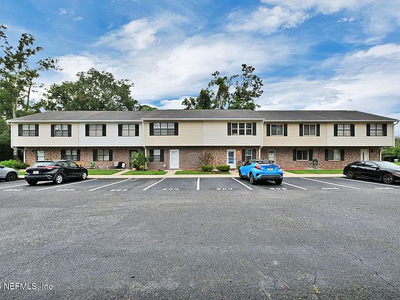 3rd image of 904 KETTERING Way