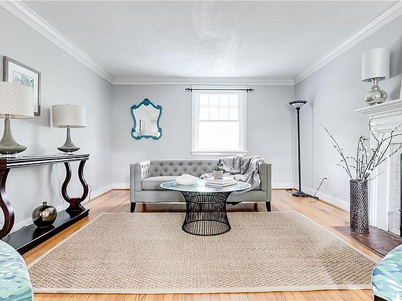 3rd image of 4608 Bromley Ln