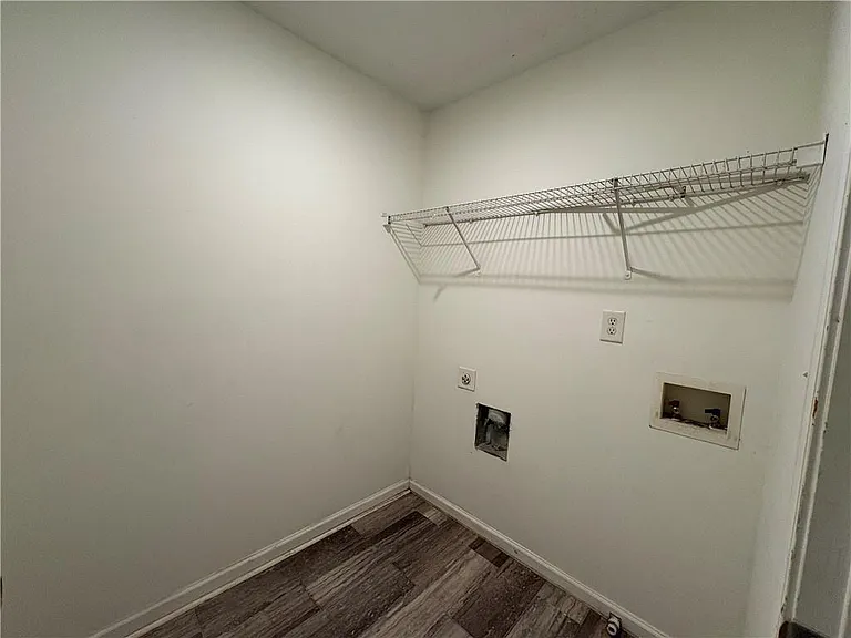 2485 Emma Way — Photo 15