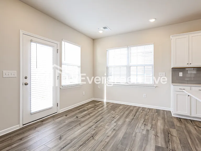 412 Lees Corner Ln — Photo 5