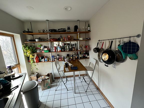 5th image of 76 Fairmont St #3