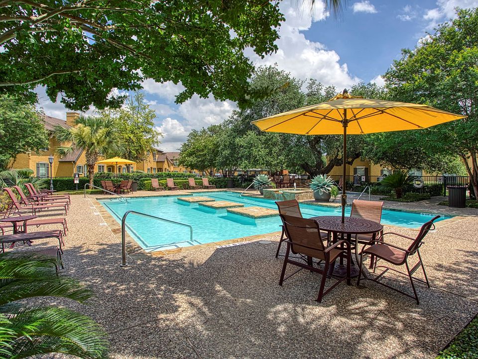 The Park at Braun Station Resort Style Pool