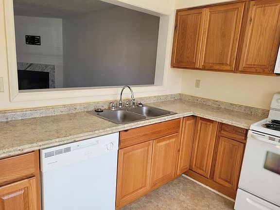 3rd image of 203 Burman Wood Dr #1