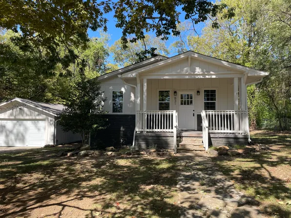 831 Fairmount Ave, Signal Mountain, TN 37377