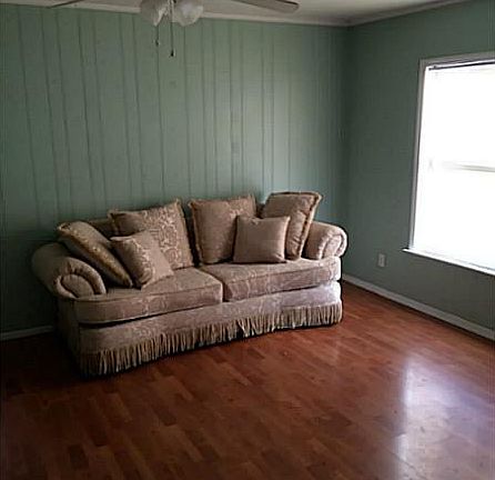 3rd image of 453 Lucas Ave