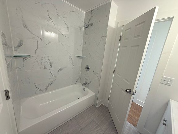 5th image of 16 Oak St Unit 1
