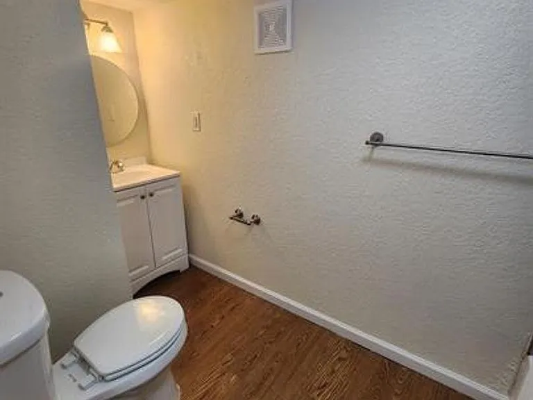1165 Akron St — Photo 10