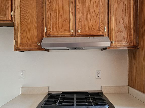 3rd image of 22451 De Soto St #22453