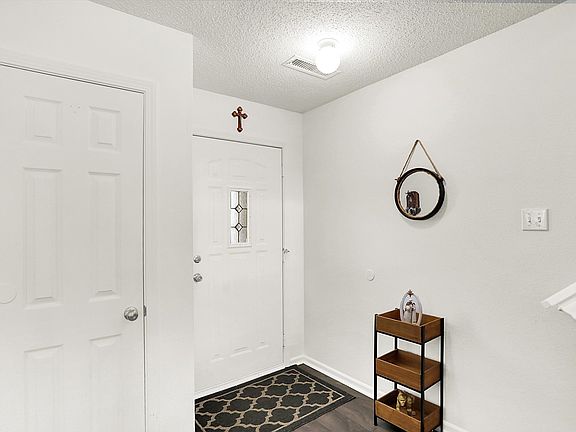 4th image of 5128 Moller Rd