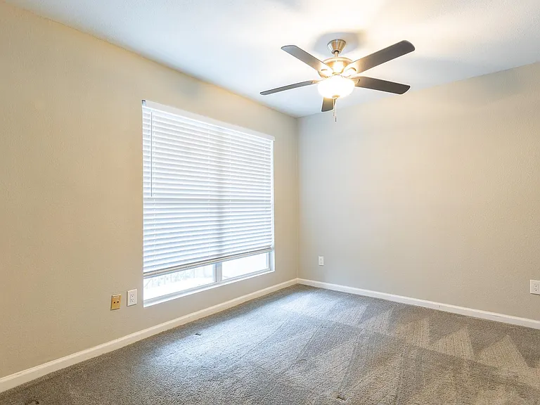 3900 Woodchase Dr #13 — Photo 19