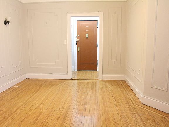 3rd image of 4535 46th St APT 1D