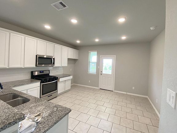 3rd image of 31703 Azzaro Cir