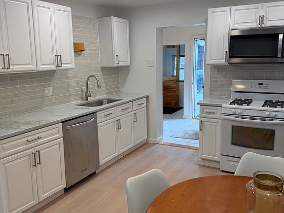 3rd image of 3 Brunck Rd #1