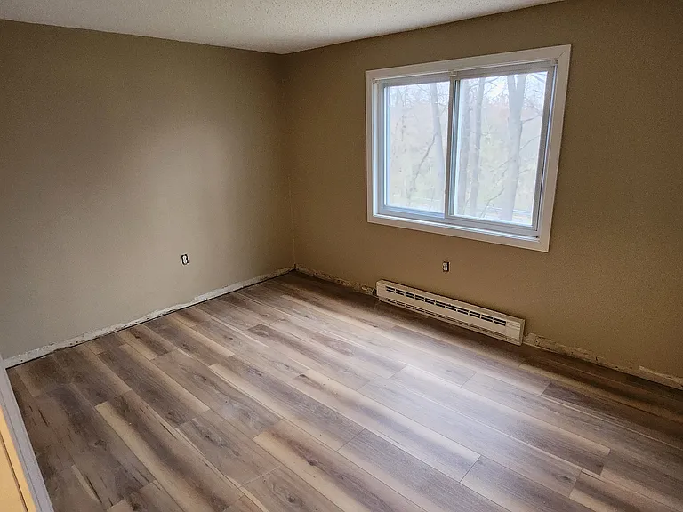 16 Hazelwood Ave — Photo 4