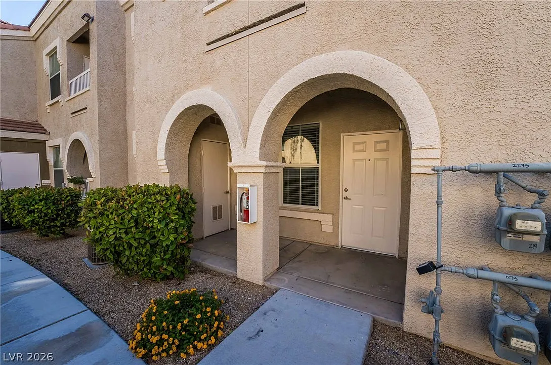 2 bed, 2.0 bath, 1062 sqft, $1,495 — Photo 3