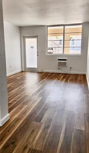 900 Euclid Ave Photo 1