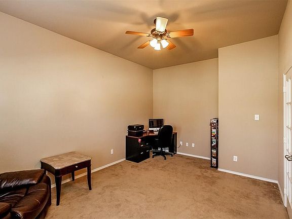 3rd image of 513 Braewick Dr