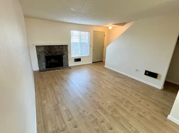 461-487 W Gloucester St, Gladstone, OR 97027