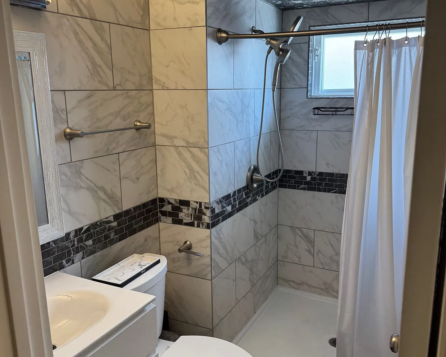 1016 Bracken Ave — Photo 2