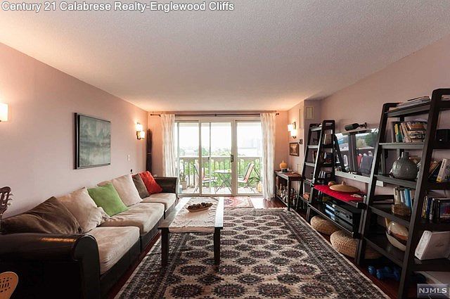 1st image of 555 North Ave APT 8V