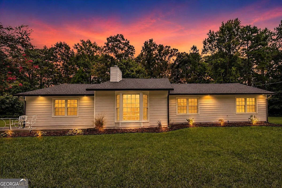 3 bed, 2.0 bath, 1874 sqft, $2,800 — Photo 1