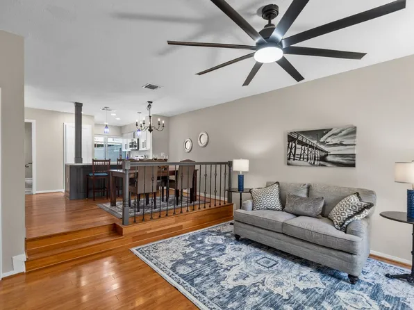 5094 Glenmont Dr, Houston, TX 77081