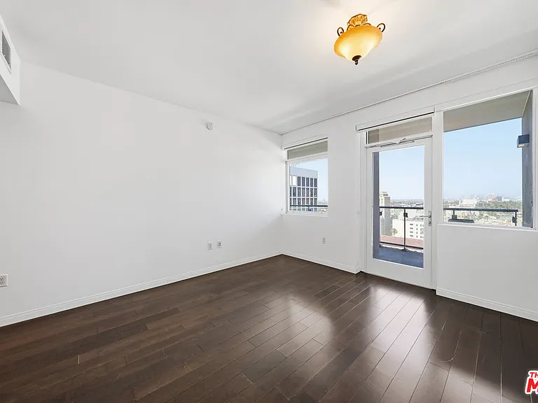 3785 Wilshire Blvd #1607 — Photo 23