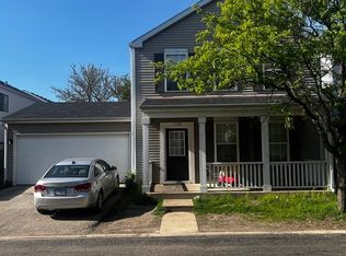 1730 Spring Mist Ln, Aurora, IL 60504