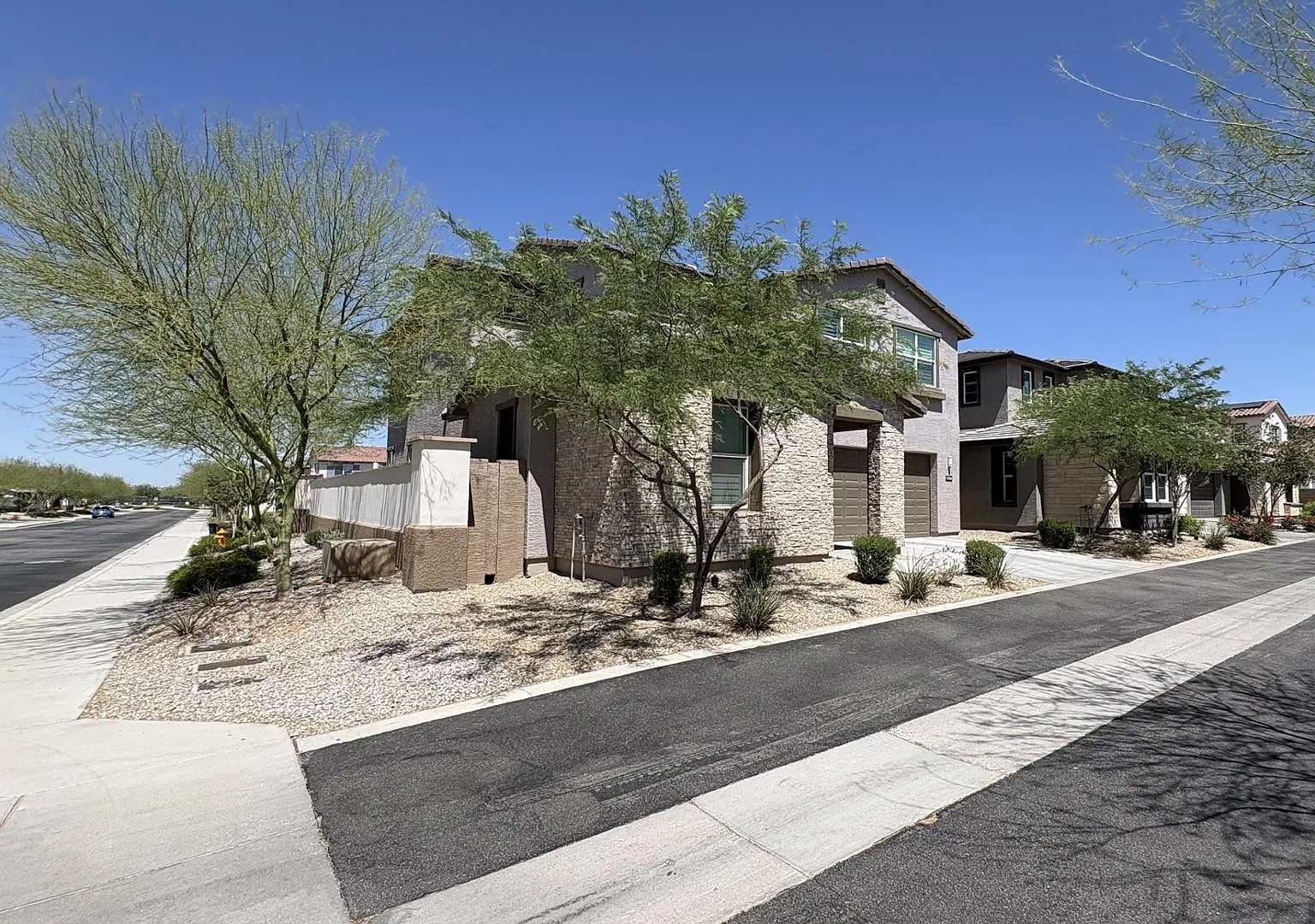 4 bed, 3.0 bath, 2468 sqft, $2,479 — Photo 3