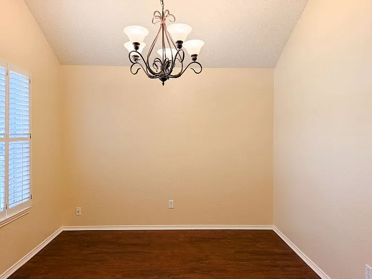 833 Edgehill Rd — Photo 9