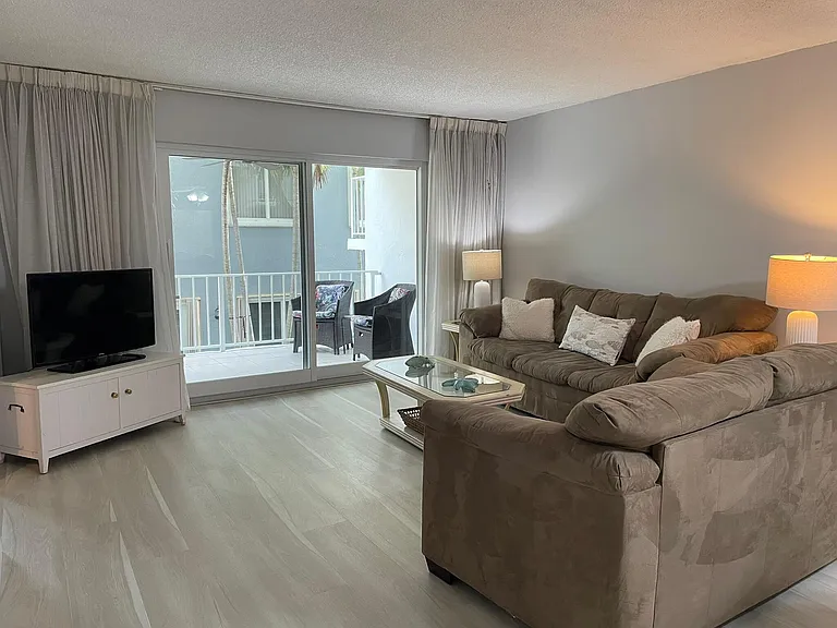 4629 Poinciana St #211 — Photo 13