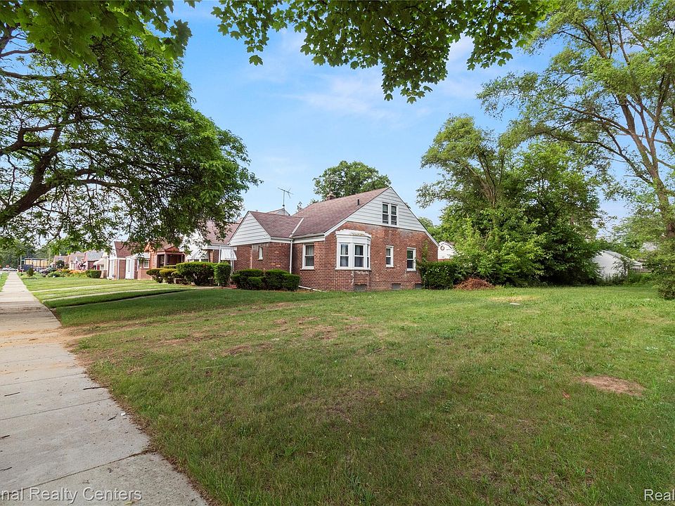 2nd image of 18688 Glastonbury Rd