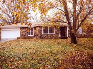 3033 E Hawkins St, Springfield, MO 65804