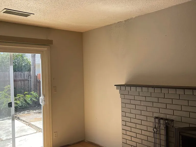 2528 Bates Dr — Photo 6