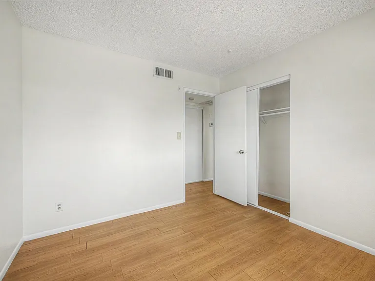 2605 E Lemon St — Photo 18