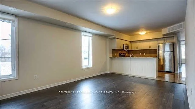 2441 Greenwich Dr #39 — Photo 2