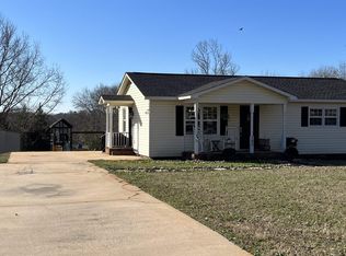 105 Glyn Oaks Dr, Boiling Springs, SC 29316